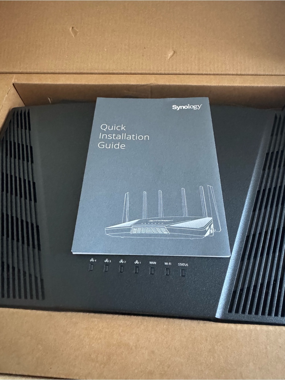 Black Wireless Router - High-Performance Networking - Picture 11 of 11